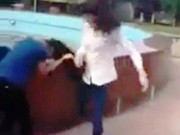 Tin tức - Mâu thuẫn trên Facebook, nữ sinh bị đánh hội đồng tơi tả