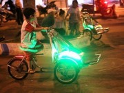 Tin tức - Xích lô trẻ em và những màn “tra tấn”… nhạc người lớn