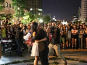 Eva Yêu - Màn cầu hôn gây náo loạn con phố đi bộ tại Sài Gòn