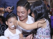 Làng sao - Con gái Bình Minh chăm sóc con trai Diệp Bảo Ngọc