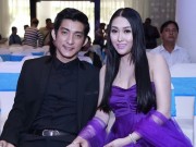 Làng sao - Phi Thanh Vân khoe bụng bầu 4 tháng bên chồng