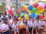 Tin tức - Lần đầu tiên khai giảng, HS không phải vẫy cờ chờ lãnh đạo