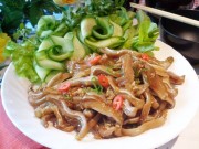 Bếp Eva - Tai heo xào sả cho ông xã lai rai