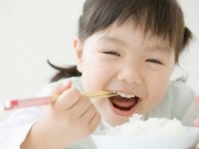 Làm mẹ - Mẹo giúp con tăng cân nhanh không cần ép ăn