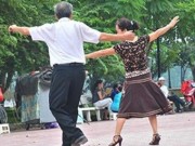 Eva tám - Mẹ chồng mê vũ trường, lấy tiền bao giai