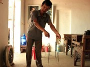 Tin tức - Cả làng hoang mang vì rắn hổ mang "viếng thăm"