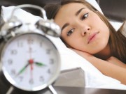 Sức khỏe - Tại sao phụ nữ mất ngủ nhiều hơn nam giới?