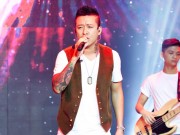 Làng sao - Tuấn Hưng cháy hết mình trên sân khấu