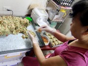 Mua sắm - Giá cả - Cận cảnh quy trình làm bánh trung thu truyền thống ở Hà Nội