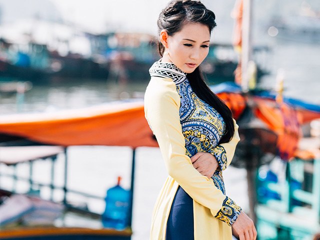 Hoa hậu Sương Đặng dịu dàng giữa non nước Hạ Long