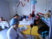Tin tức - Nỗi bất hạnh của cậu bé nghèo mắc "bệnh nhà giàu"