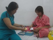 Tin tức - Nữ sinh viên tạm gác ước mơ tốt nghiệp vì mang 2 căn bệnh