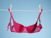 Thời trang - 5 tuyệt chiêu giặt áo lót bằng máy giặt tránh hư hại