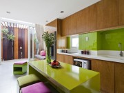 Nhà đẹp - Căn nhà xiên 30m2 sáng rực con hẻm ở Sài Gòn