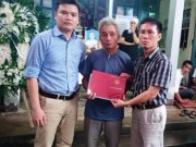 Tin tức - Nữ giám thị 9X bị sát hại: Nghẹn ngào lễ trao bằng trước di ảnh