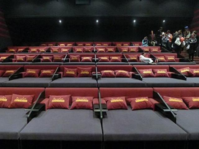 Điều gì có thể xảy ra, đáng quan ngại ở rạp chiếu phim giường nằm?