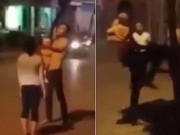 Clip Eva - Video: Con khóc thét vì bố bắt mẹ quỳ giữa đường