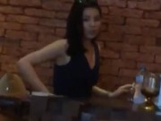 Clip Eva - Video: Hoa hậu Kỳ Duyên phì phèo hút thuốc trong quán cafe