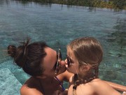 Làm mẹ - Chỉ vì bức ảnh này, Victoria Beckham bị các bà mẹ bỉm sữa chê hết lời