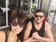 Làng sao - Hà Anh đi du lịch với chồng Tây sau khi đăng ký kết hôn