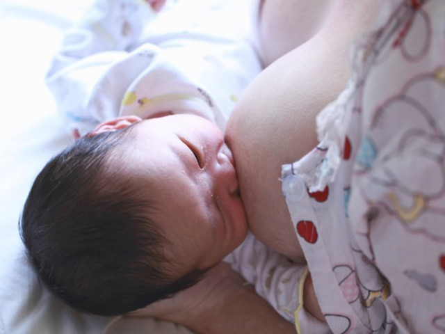 7 sai lầm của mẹ khi cho con bú có thể lấy mạng trẻ