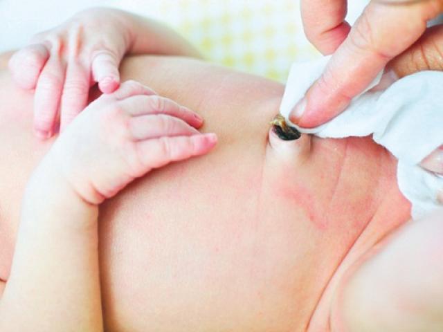 Lưu trữ máu cuống rốn - Việc bố mẹ nào cũng nên làm sau sinh