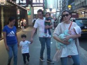 Làng sao - Lộ diện con gái mới sinh của "Anh Cả TVB" Trần Hào