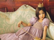 Làm mẹ - Bé gái 8 tuổi sở hữu vẻ đẹp sang chảnh khiến hotgirl đàn chị cũng ao ước