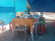 Tin tức - Mẹ nghèo không mua nổi quan tài cho con, bé trai xấu số được làm đám tang nhờ... Facebook