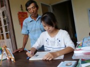 Tin tức - Thương cha mẹ, nữ sinh đạt điểm 10 Lịch sử quyết tâm học trở thành phóng viên