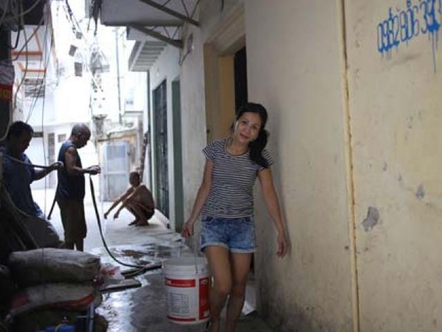 Sống giữa Thủ đô, không dám đi vệ sinh vì... mất nước