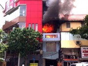 Tin tức - Hà Nội: Cháy nhà 4 tầng, cả khu phố náo loạn