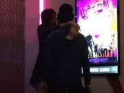 Clip Eva - Video: Hari Won và Trấn Thành thân mật chốn đông người