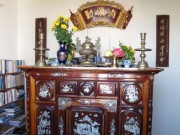Nhà đẹp - Cách đặt từng đồ vật trên bàn thờ gia tiên mang tài lộc cho gia chủ