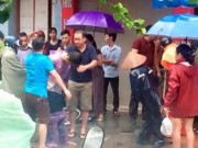 Tin tức - Xô xát giữa trời mưa bão, nữ sinh bị bạn trai đâm nhập viện