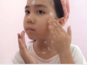 Clip Eva - Video: Cô bé lớp 5 dạy trang điểm khiến dân mạng ngả mũ