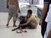 Tin tức - Chú chó bị đâm vào cổ, chủ nhân gào khóc ôm chó chạy vào BV Quân y