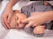 Tin tức - Cháu bé 12 tháng tuổi nhập viện vì bị rửa mũi nhầm bằng cồn 90 độ