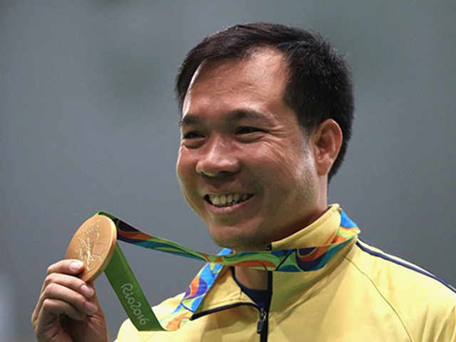 Hoàng Xuân Vinh được đi máy bay của AirAsia miễn phí suốt đời