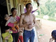 Tin tức - Vụ sập hầm vàng: Đau lòng bố tự tay bới tìm xác con