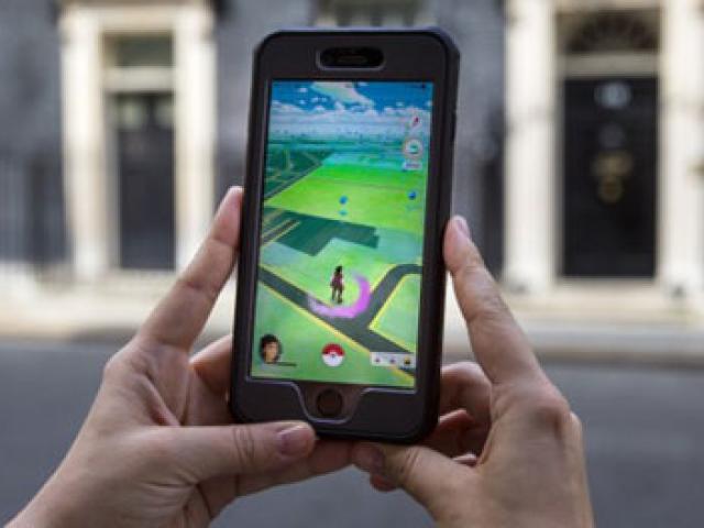 Thai phụ ở Đài Loan bị mù mắt vì nghiện chơi Pokemon Go