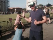 Eva tám - Chết cười với kiểu ‘chế’ ảnh của chàng trai trẻ tại tháp nghiêng Pisa