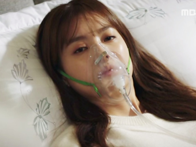 Hai thế giới tập 14: Lee Jong Suk tìm cách “triệu hồi” người yêu từ cõi chết