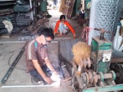 Ngày mới - Tình yêu cổ tích của chủ xưởng tật nguyền do tai nạn giao thông