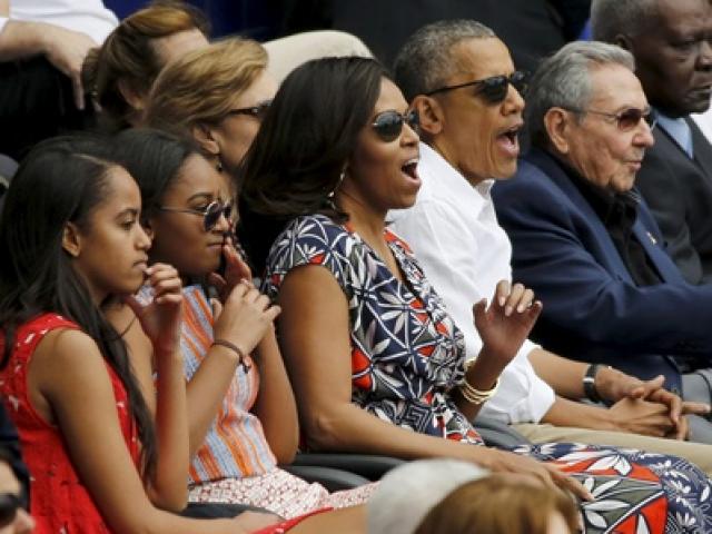 Làm tổng thống nhưng ông Obama phải chi tiêu tiết kiệm để trang trải cuộc sống