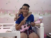 Giải trí - Vợ chồng Công Vinh - Thủy Tiên tình cảm bên nhau khi được con gái chụp hình