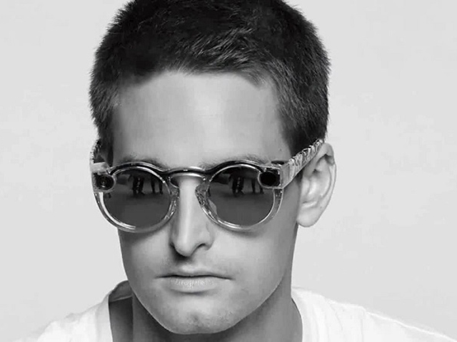 Hôn phu tỷ phú của Miranda Kerr giới thiệu mắt kính biết chụp ảnh và quay video