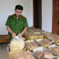 Mua sắm - Giá cả - Tạm giữ 1,2 tấn thức ăn ghi ngày sản xuất ở... tương lai
