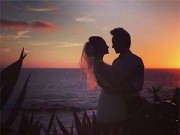 Làng sao - HH Trúc Diễm bất ngờ khoe ảnh cưới lãng mạn