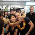 Làng sao - Shayne Ward tươi cười trở tại Hà Nội